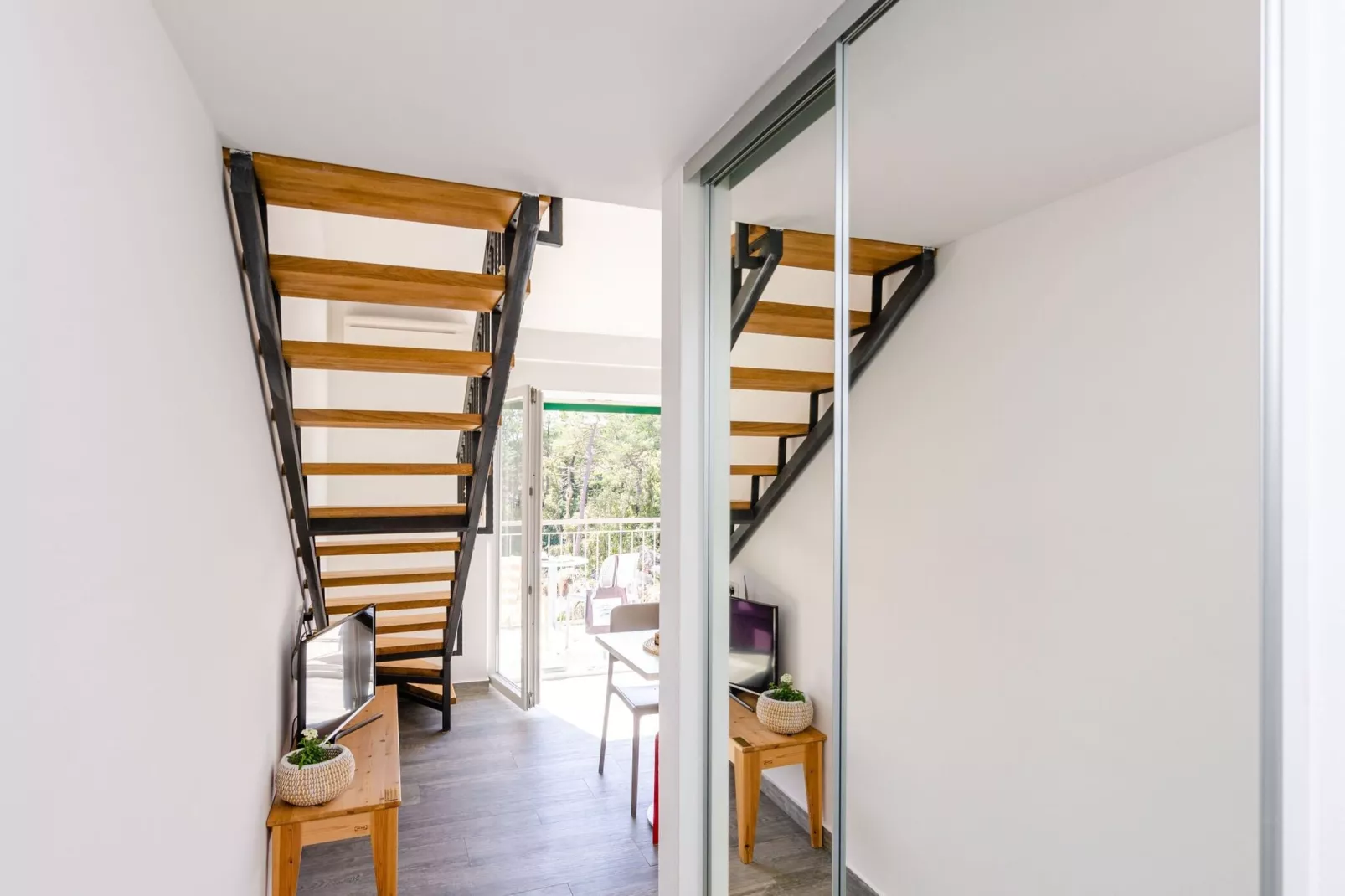Apartments Villa Lukas - ''No.11'' Gallery Studio Apartment with Balcony and Sea View-Indoor