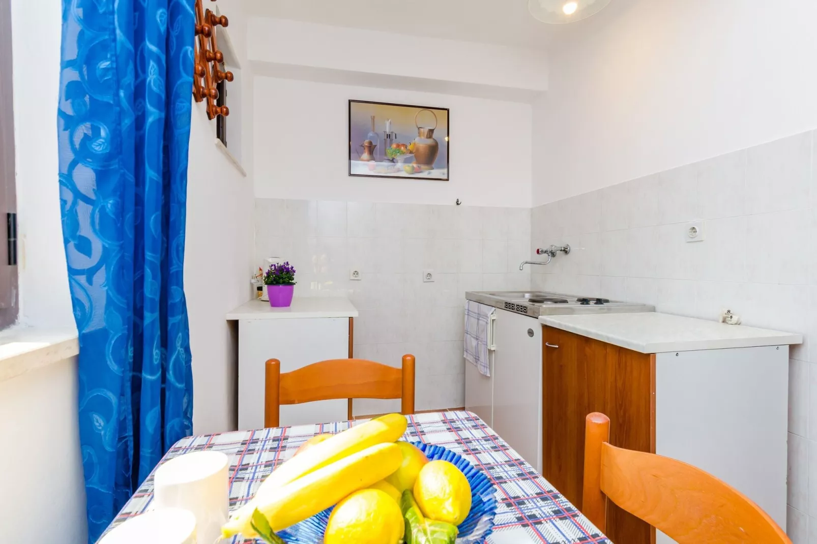 Apartments & Rooms Mihajica- Comfort Studio Apartment with Balcony and Sea View-Dining room