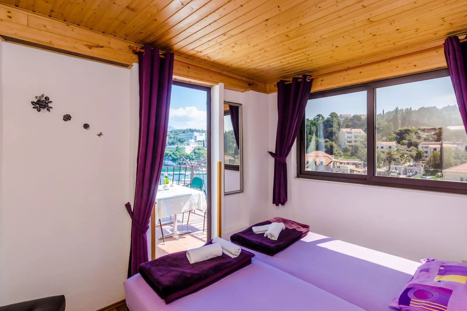 Apartments & Rooms Mihajica- Two Bedroom Apartment with Balcony and Sea View-Bedroom