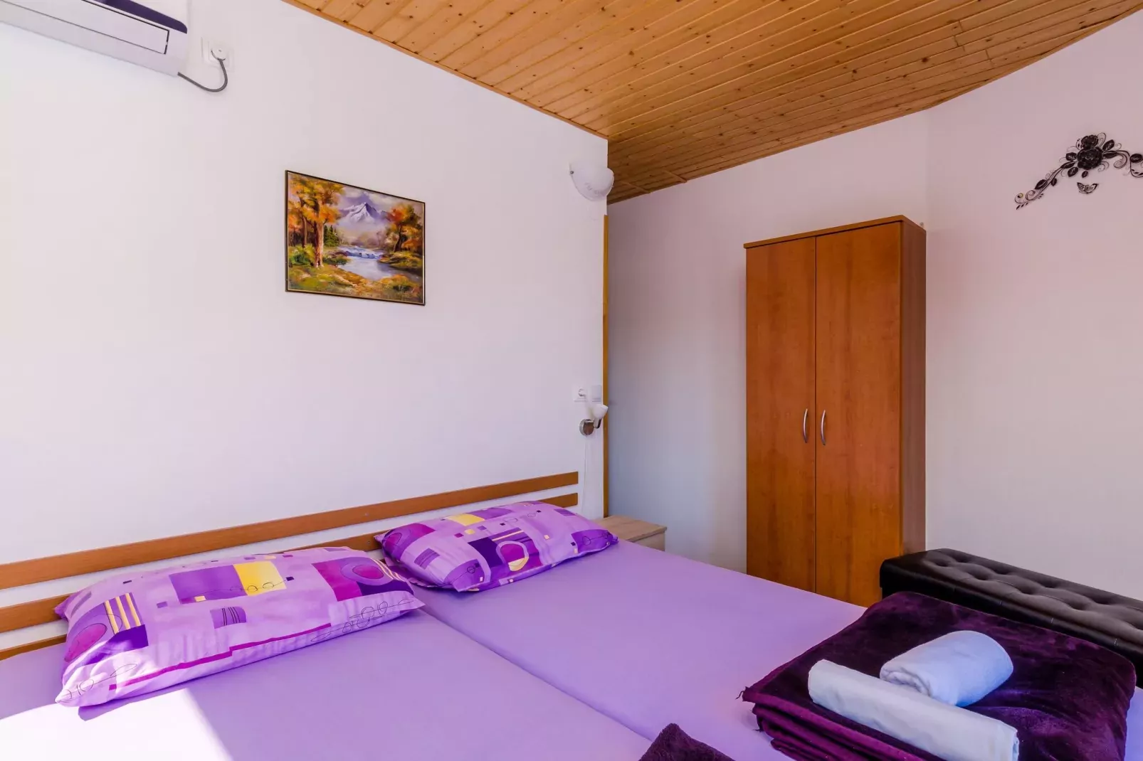 Apartments & Rooms Mihajica- Two Bedroom Apartment with Balcony and Sea View-Bedroom
