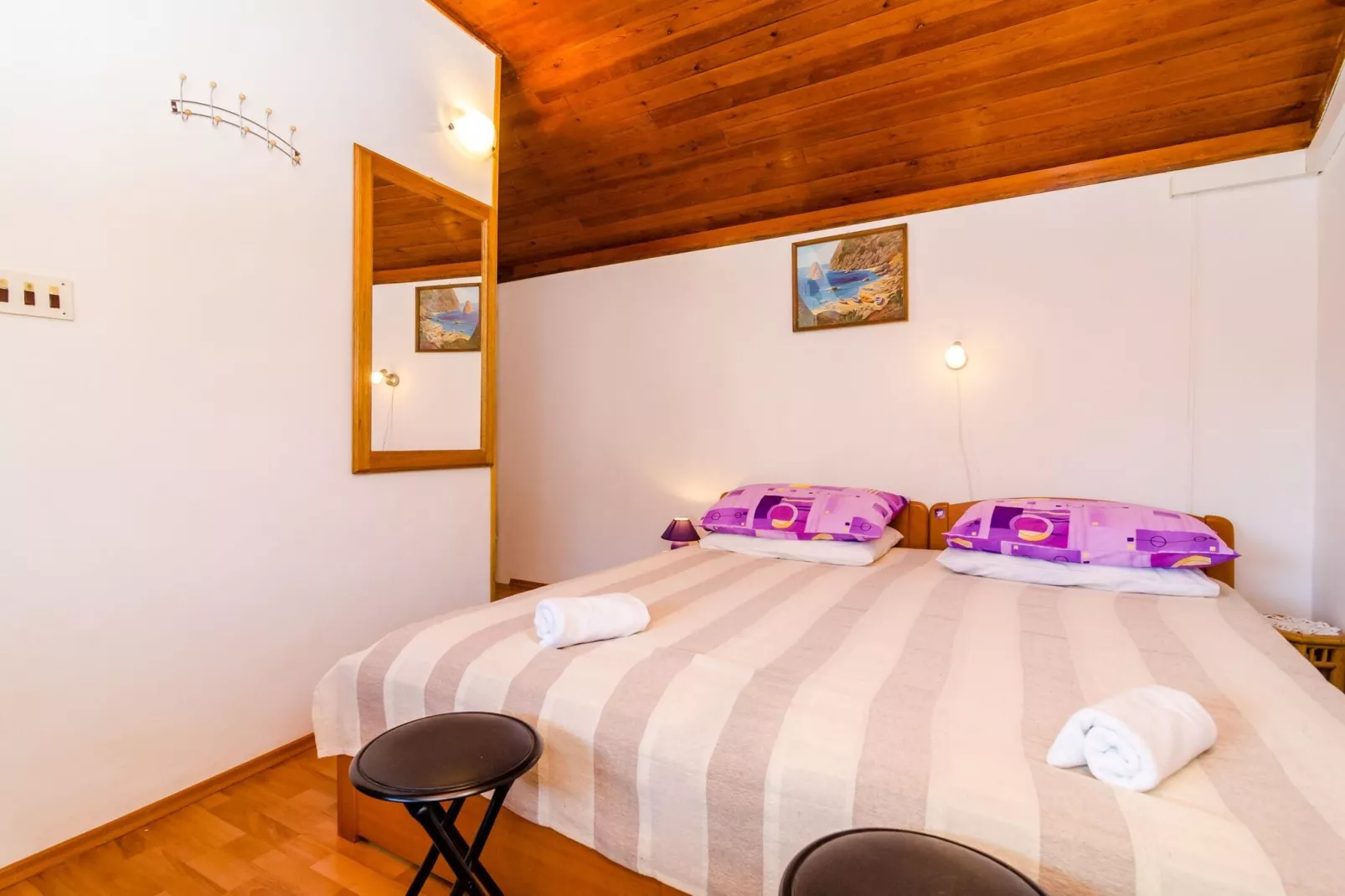 Apartments & Rooms Mihajica- Standard Double or Twin Room with Balcony and Sea View-Bedroom