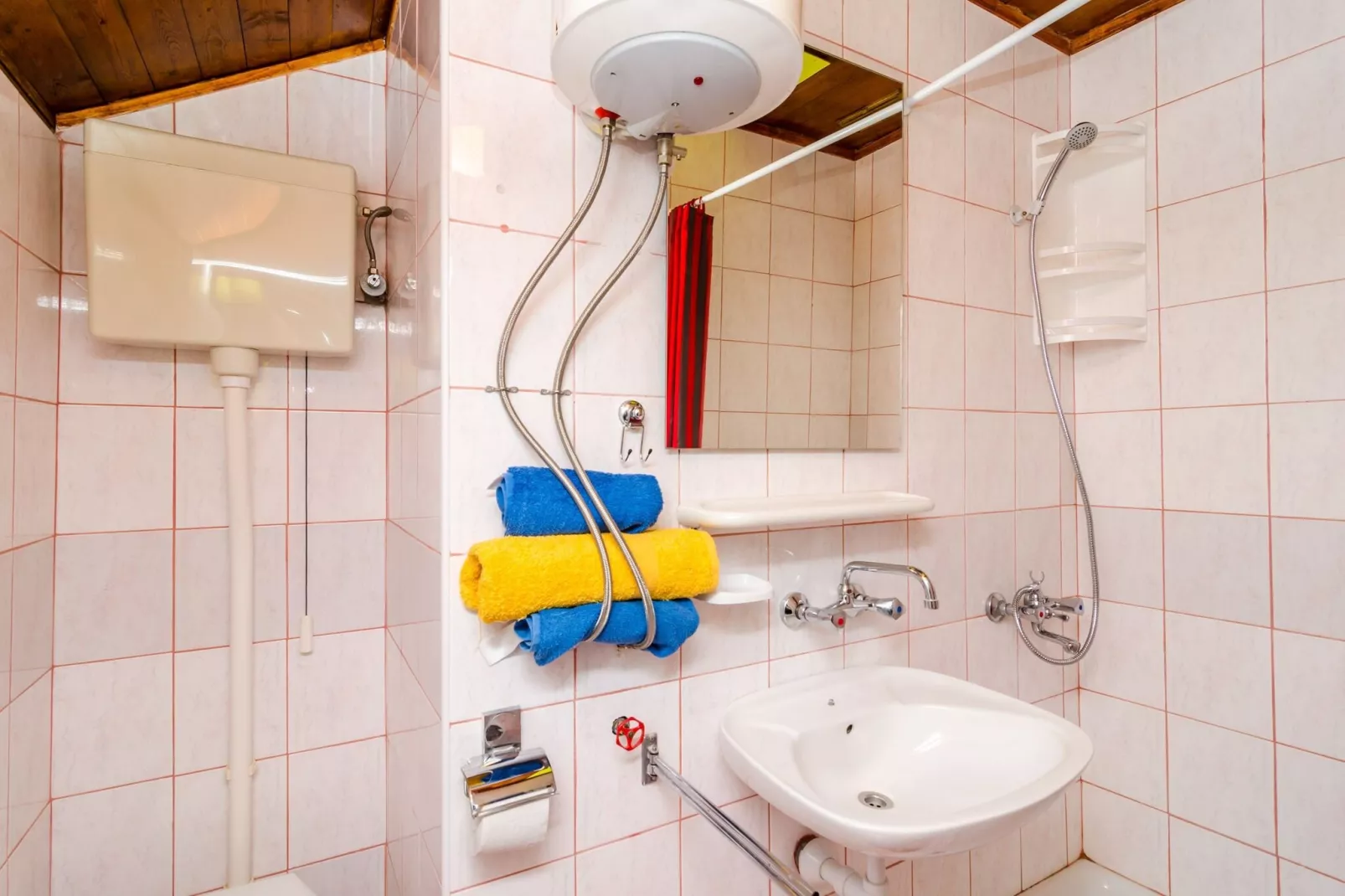 Apartments & Rooms Mihajica- Standard Double or Twin Room with Balcony and Sea View-Bathroom