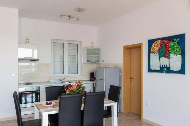 Apartments Villa Ari - Superior Three Bedroom Apartment with Balcony and Sea View (First Floor)-Dining room