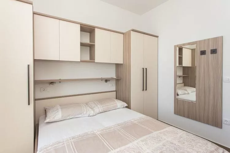 Apartments Villa Ari - Superior Three Bedroom Apartment with Balcony and Sea View (First Floor)-Bedroom