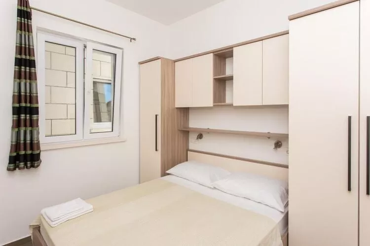 Apartments Villa Ari - Superior Three Bedroom Apartment with Balcony and Sea View (First Floor)-Bedroom