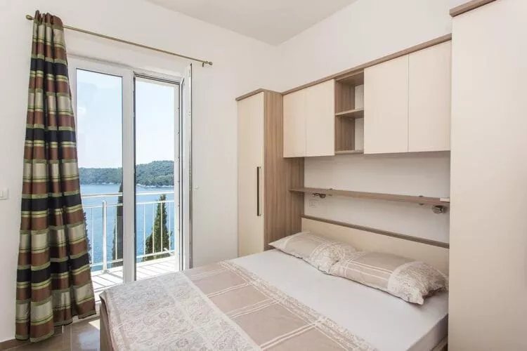 Apartments Villa Ari - Superior Three Bedroom Apartment with Balcony and Sea View (First Floor)-Bedroom