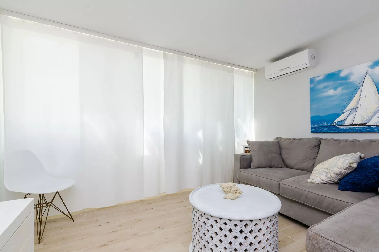 Apartment Kate - Two Bedroom Apartment with Sea View-Living room