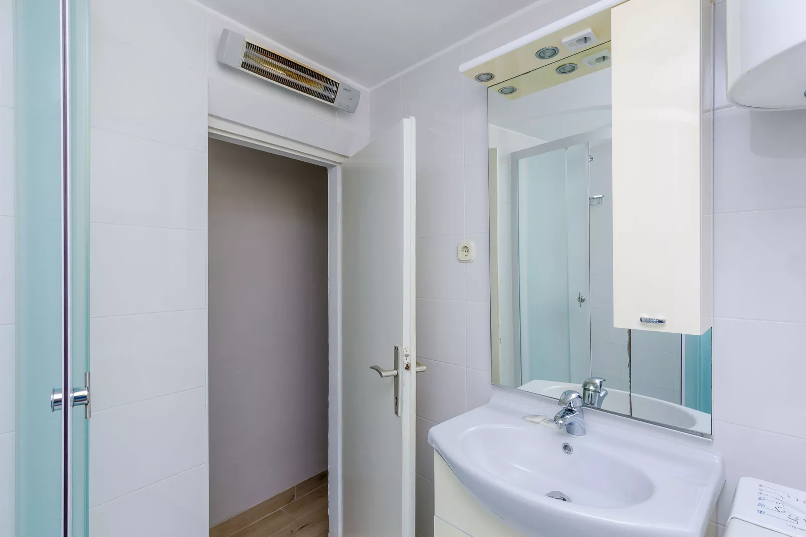 Apartment Kate - Two Bedroom Apartment with Sea View-Bathroom