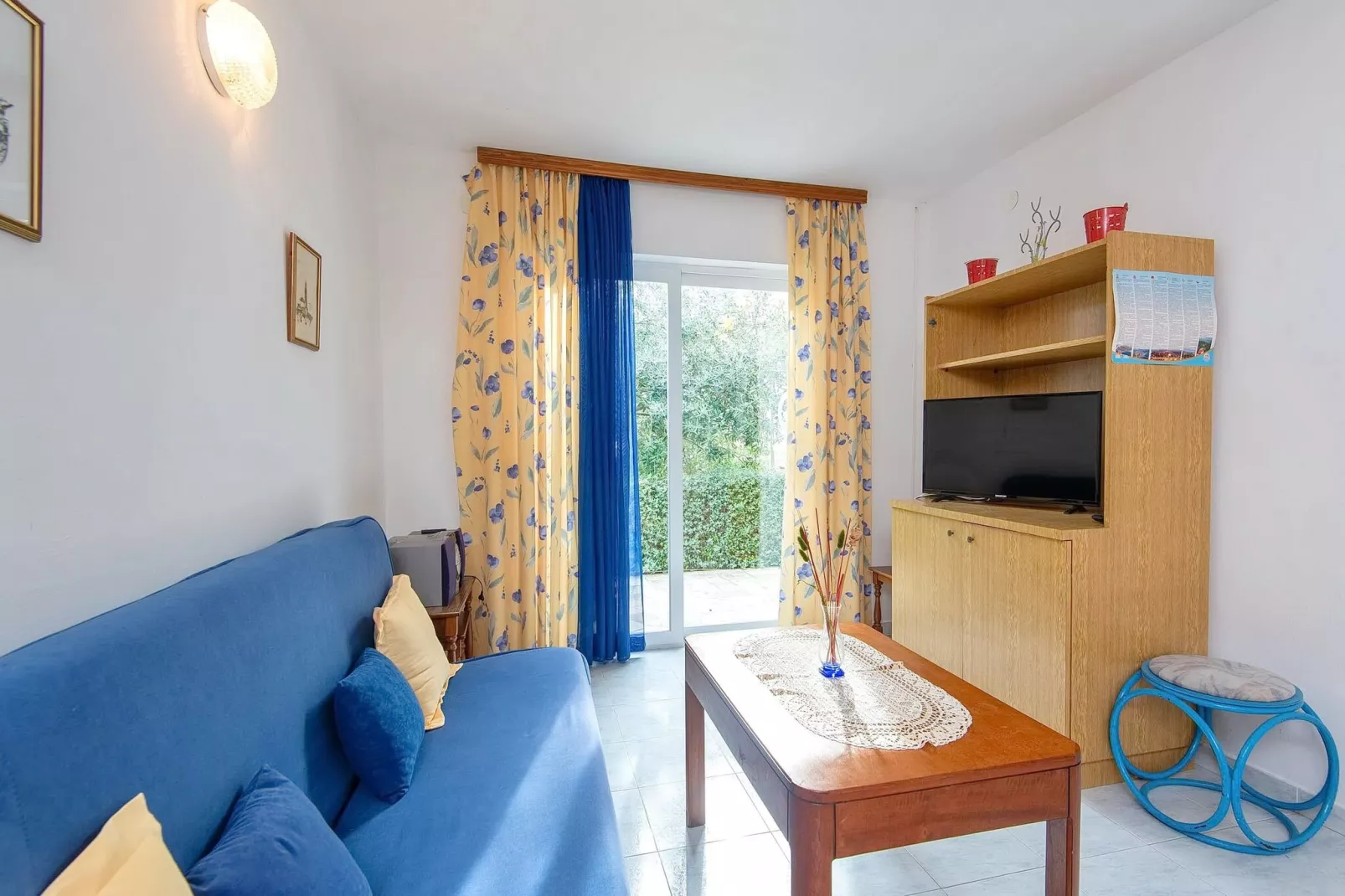 Villa Klara - Holiday Home with Terrace, Pool and Sea View-Salon