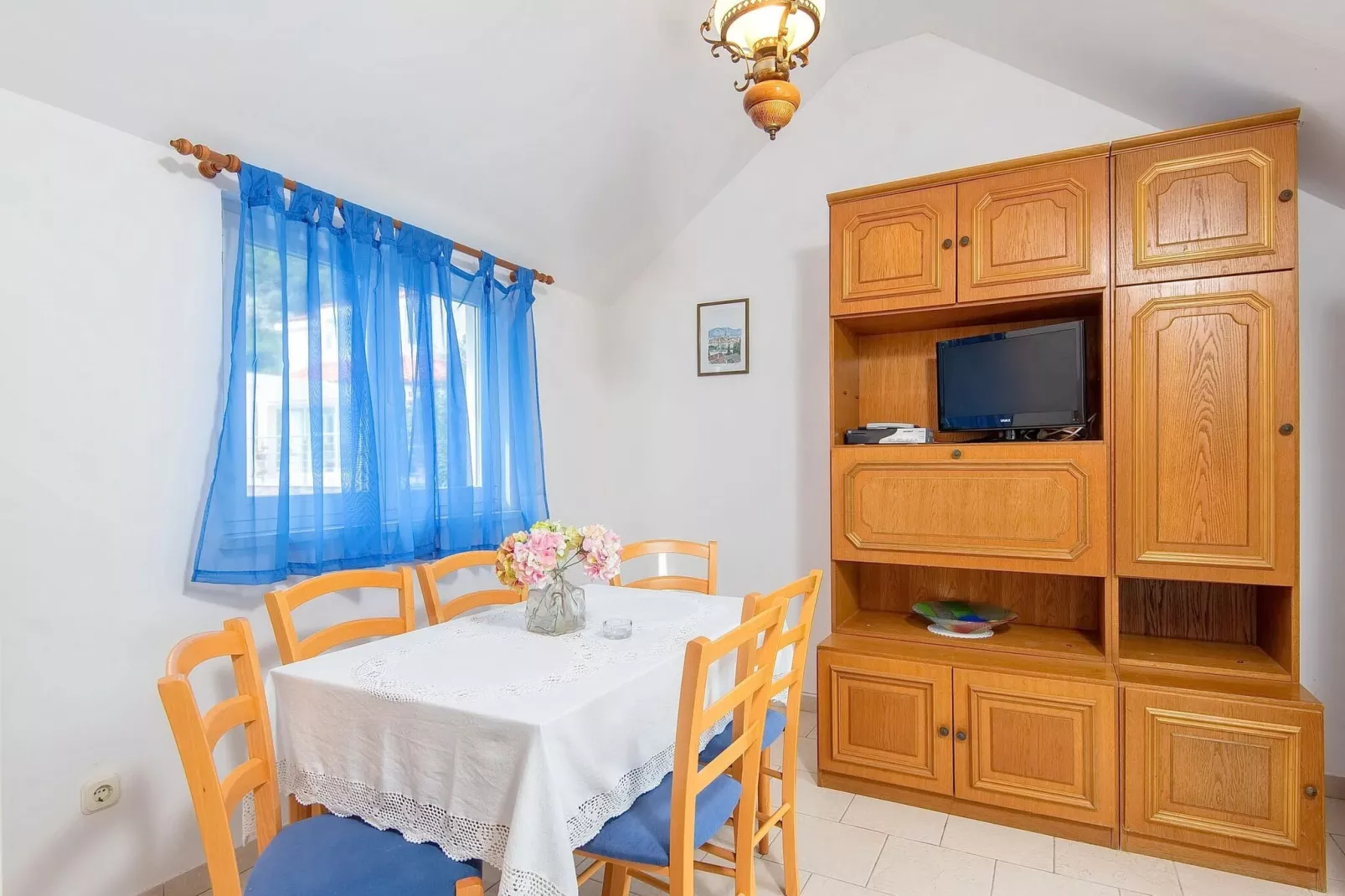 Villa Klara - Holiday Home with Terrace, Pool and Sea View-Salle à manger
