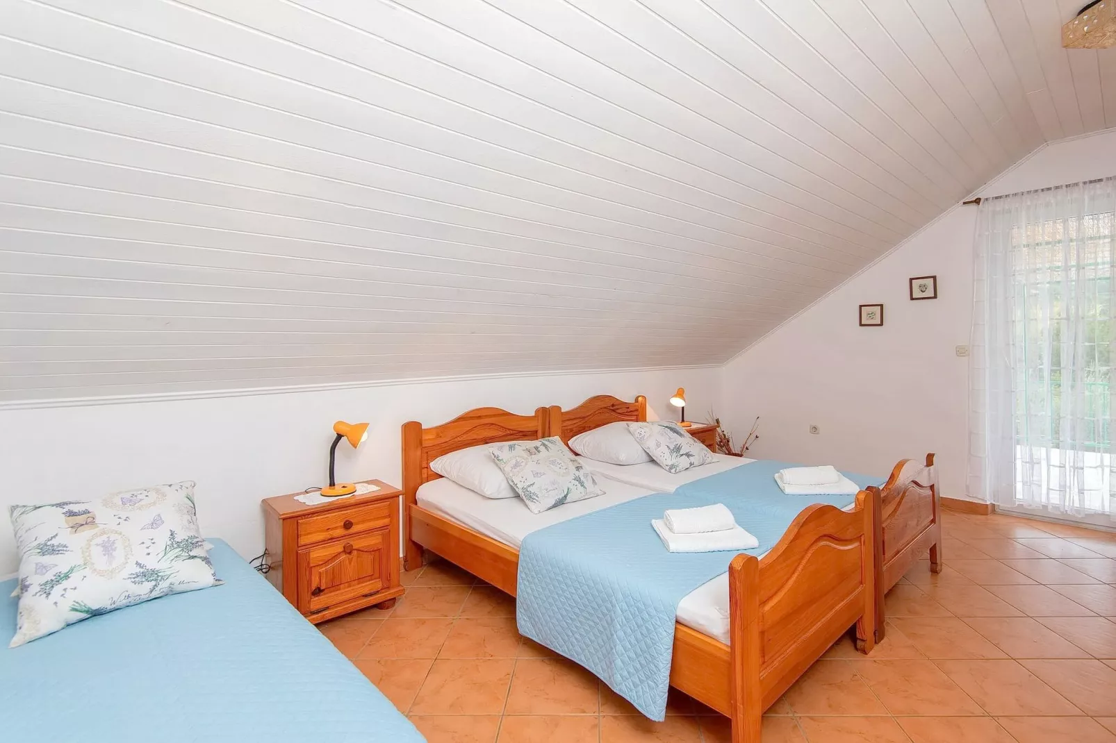 Villa Klara - Holiday Home with Terrace, Pool and Sea View-Chambre