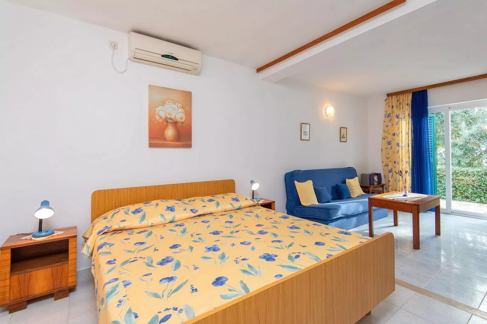 Villa Klara - Holiday Home with Terrace, Pool and Sea View-Chambre