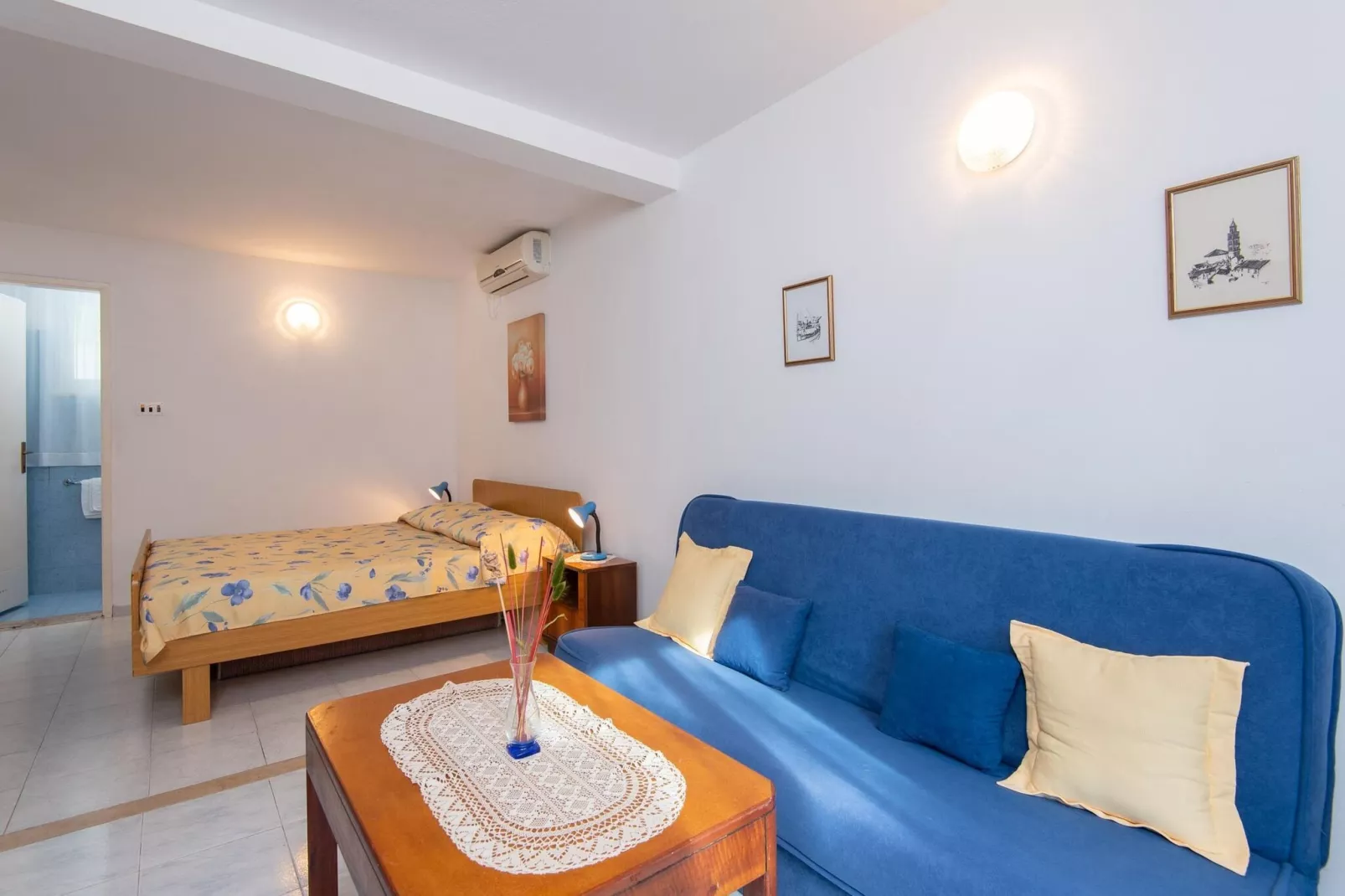 Villa Klara - Holiday Home with Terrace, Pool and Sea View-Chambre