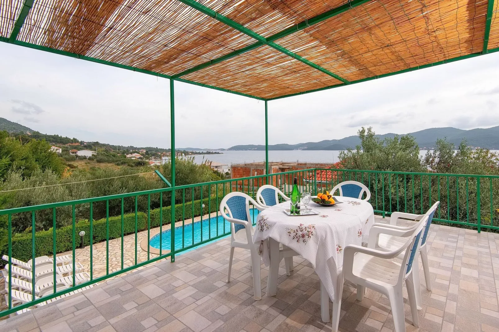 Villa Klara - Holiday Home with Terrace, Pool and Sea View-Terrasse