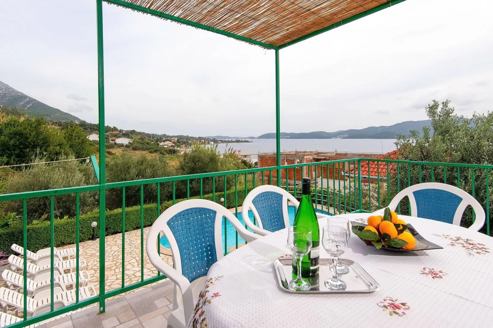 Villa Klara - Holiday Home with Terrace, Pool and Sea View-Terrasse