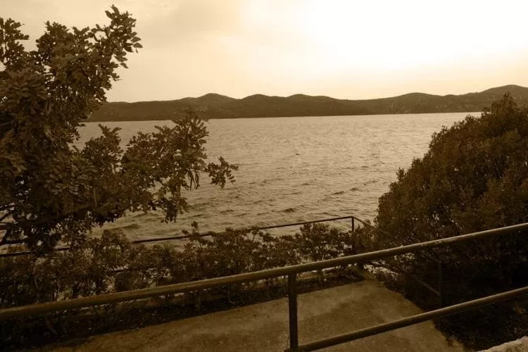 Holiday Home Odiseja- One Bedroom Apartment with Terrace and Sea View-Vue