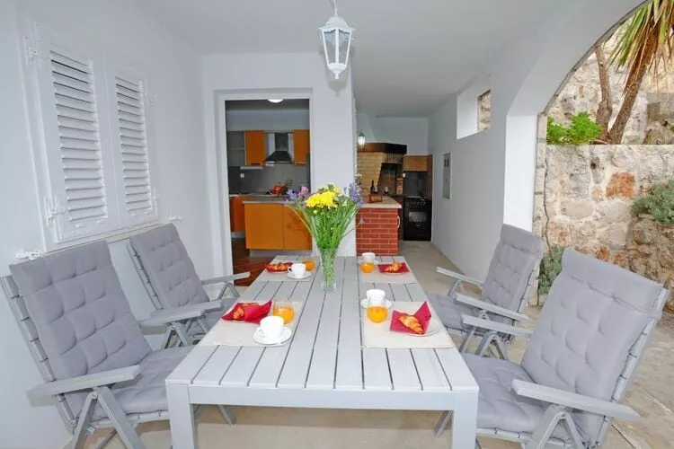 Holiday Home Odiseja- One Bedroom Apartment with Terrace and Sea View-Terrasse