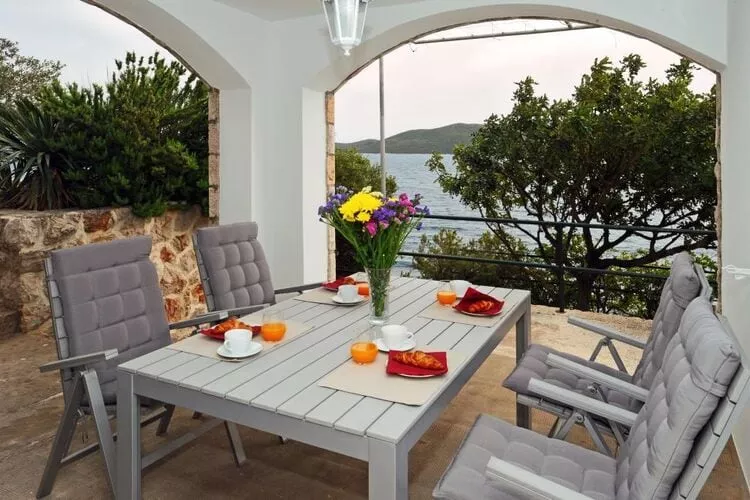 Holiday Home Odiseja- One Bedroom Apartment with Terrace and Sea View-Terrasse