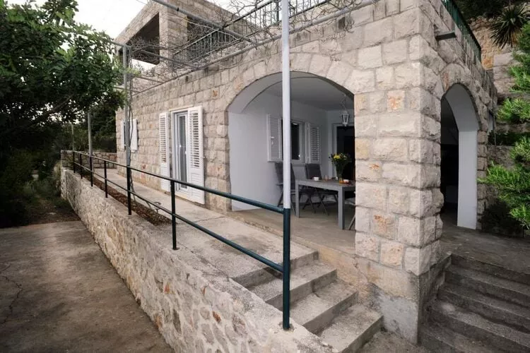 Holiday Home Odiseja- One Bedroom Apartment with Terrace and Sea View-Extérieur
