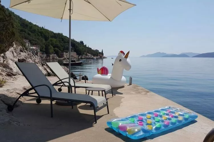 Holiday Home Odiseja- One Bedroom Apartment with Terrace and Sea View-Extérieur