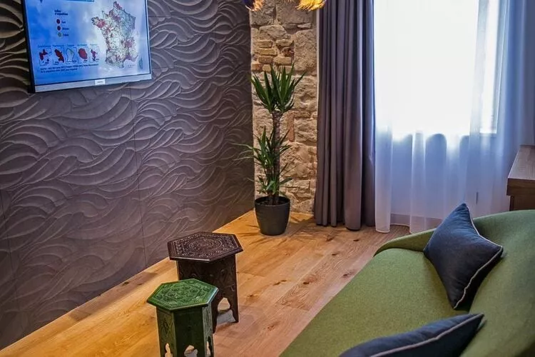 Rooms Lejletul (ST) - Family Double Room with Square View (Miradž)-Indoor