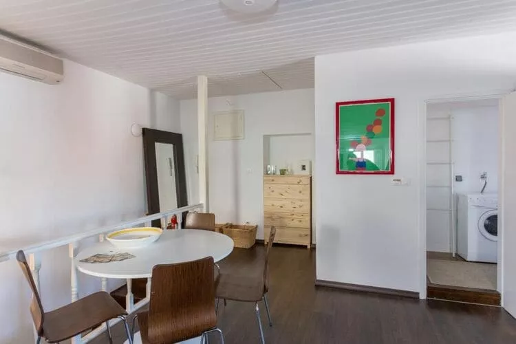 Apartment Dubravka Iza Roka- Studio Apartment with City View-Dining room