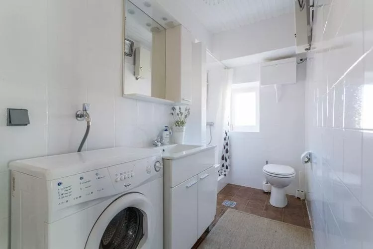 Apartment Dubravka Iza Roka- Studio Apartment with City View-Bathroom