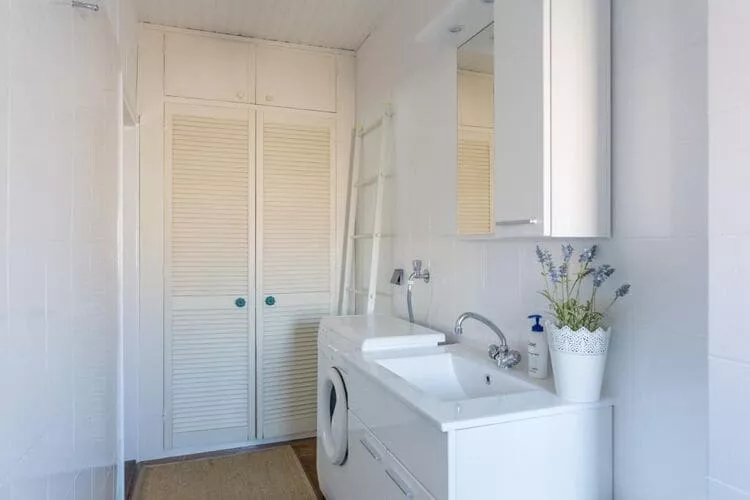 Apartment Dubravka Iza Roka- Studio Apartment with City View-Bathroom