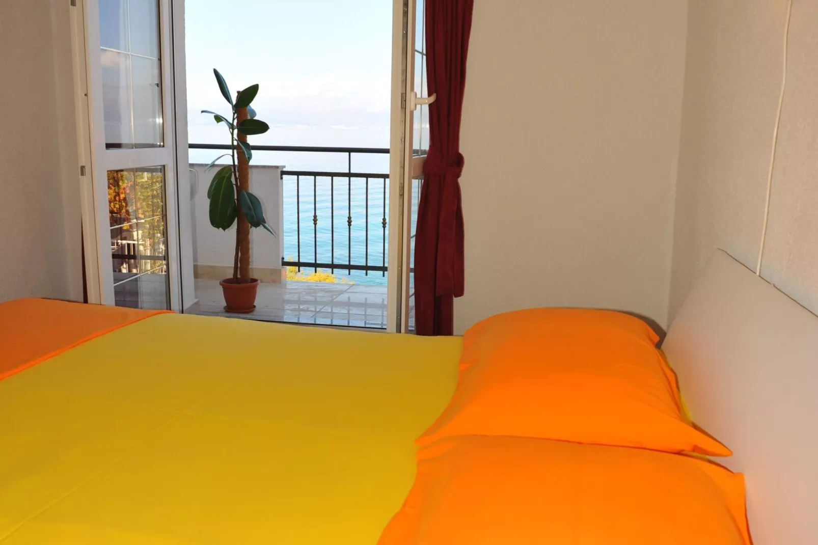 Apartments Tino- Two Bedroom Apartment with Terrace and Sea View(A2)-Bedroom