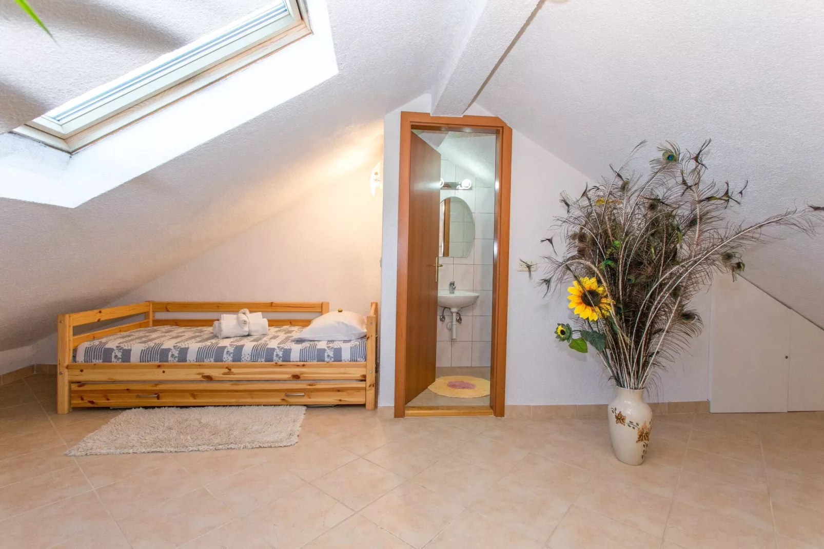 Apartments Tino- Two Bedroom Apartment with Terrace and Sea View(A2)-Bedroom