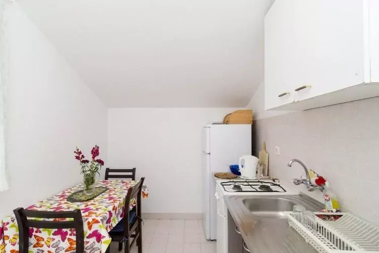 Apartments Sutvid- Comfort One Bedroom Apartment with Loggia and Sea View