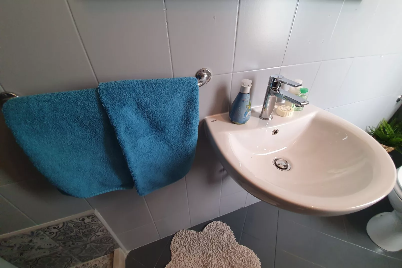 Apartments Villa Bell Memories- Studio Apartment with Terrace and Street View (A1)-Bathroom