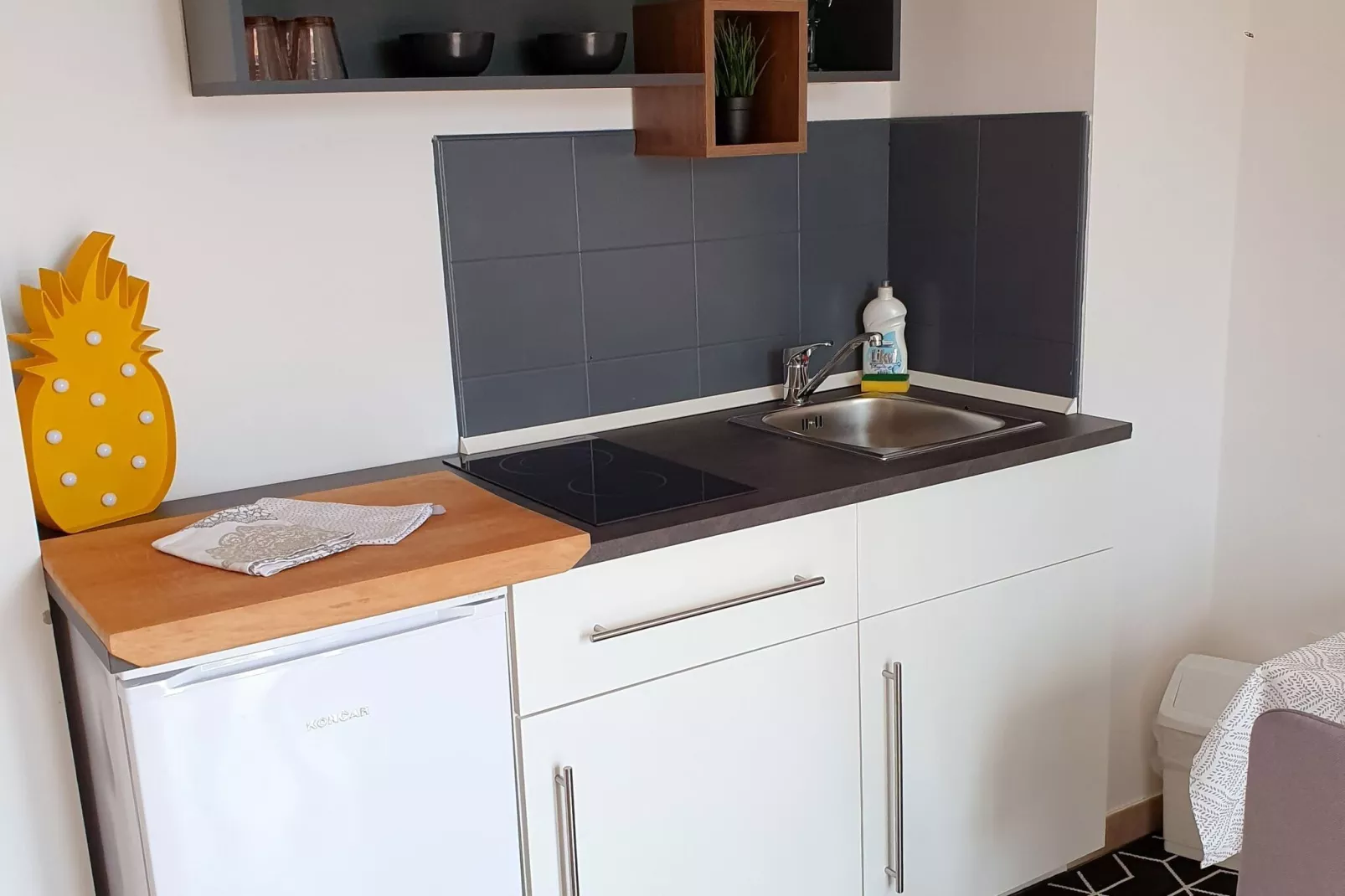 Apartments Villa Bell Memories-Studio Apartment with Balcony and Sea View (A2)-Kitchen
