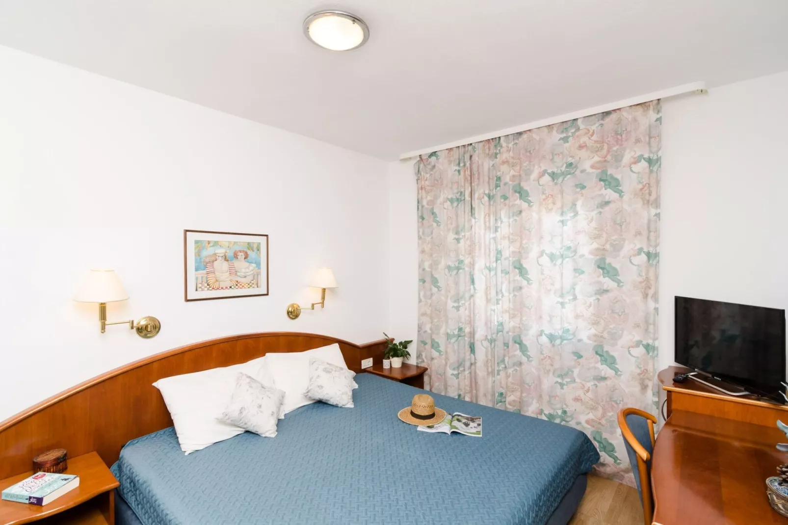 Apartments Villa Bell Memories-One Bedroom Apartment with Balcony and Sea View (A4)-Bedroom