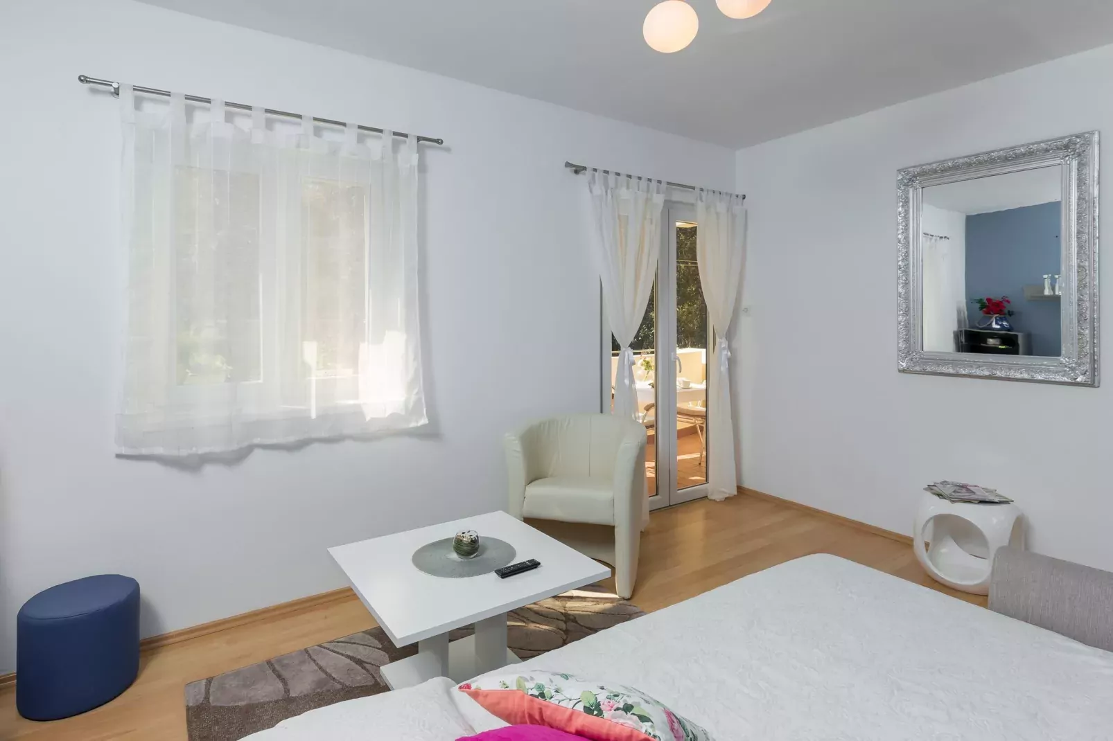 Apartment Fiorella - One Bedroom Apartment with Terrace and City View-Bedroom