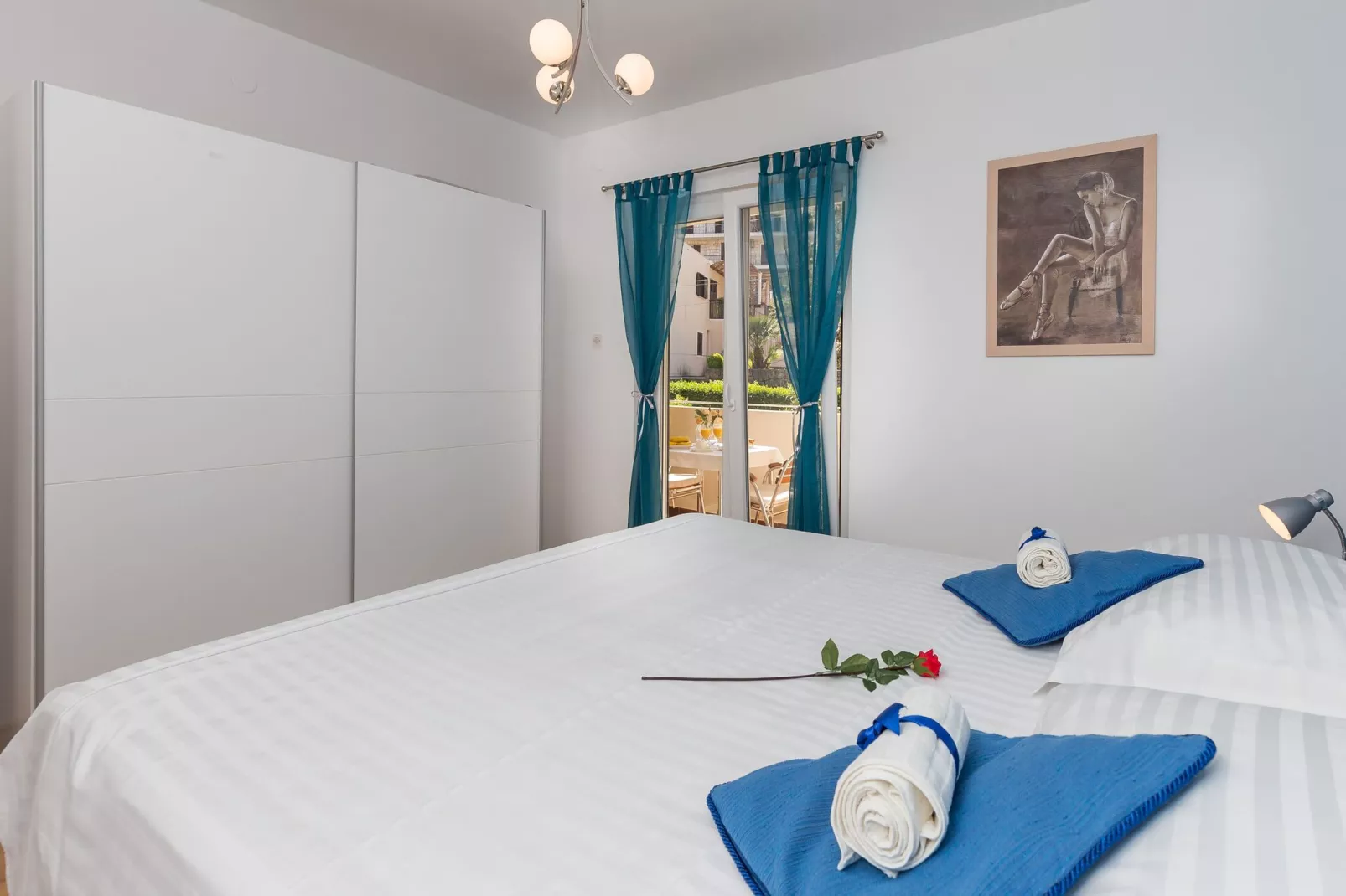 Apartment Fiorella - One Bedroom Apartment with Terrace and City View-Bedroom
