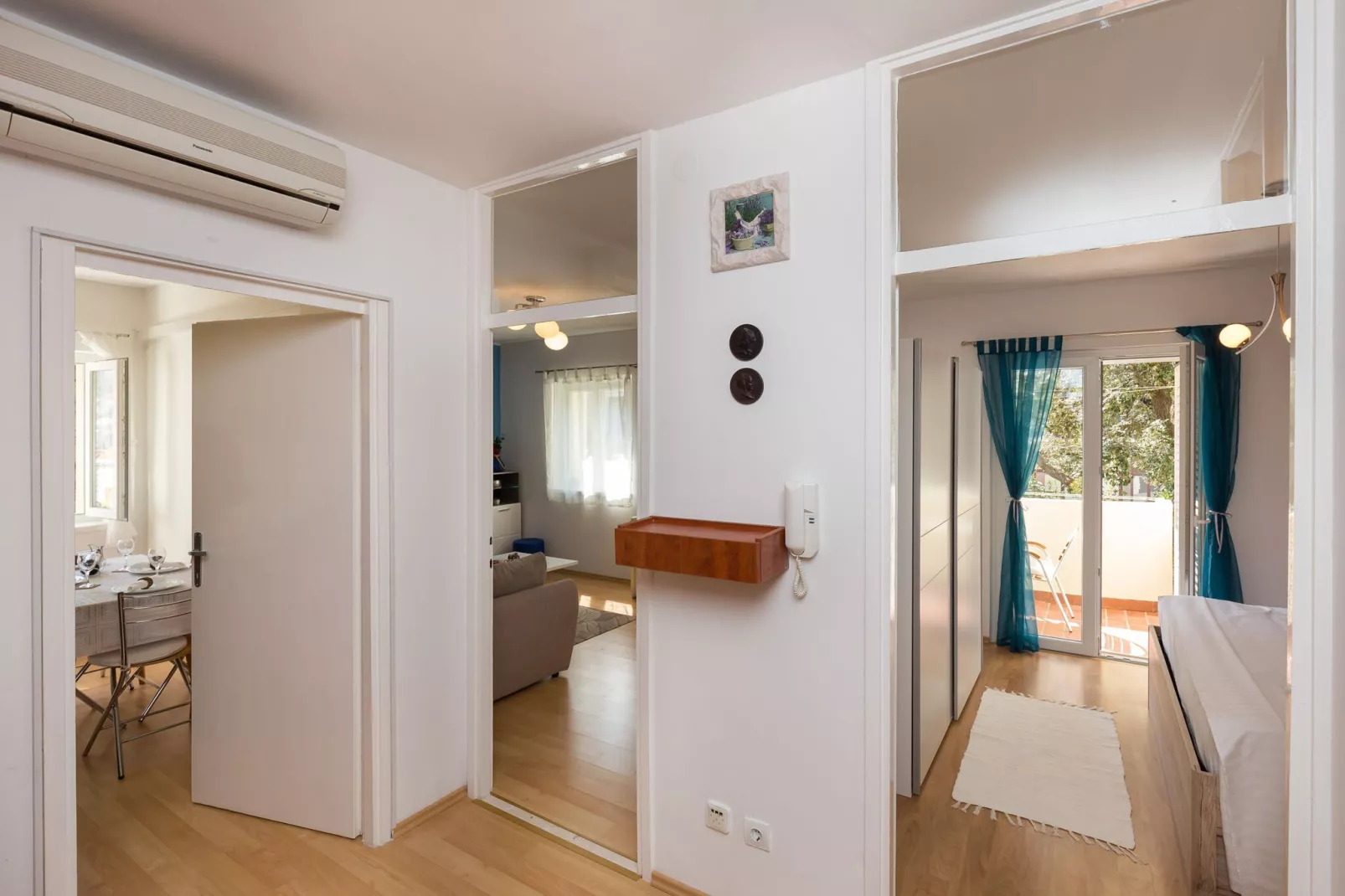Apartment Fiorella - One Bedroom Apartment with Terrace and City View-Indoor