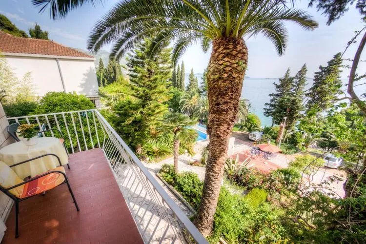 Guest House Villa Nina- Superior Triple Room with Balcony and Sea View (S2 - plava)-Terrace balcony