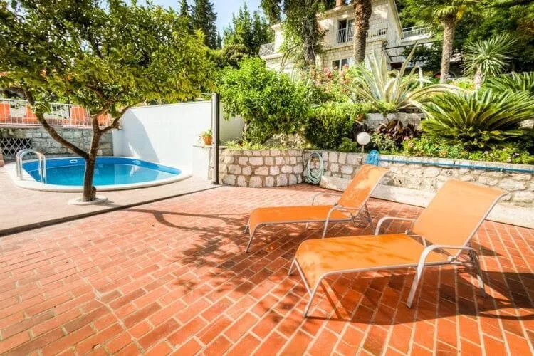 Guest House Villa Nina- Superior Triple Room with Balcony and Sea View (S2 - plava)-Terrace