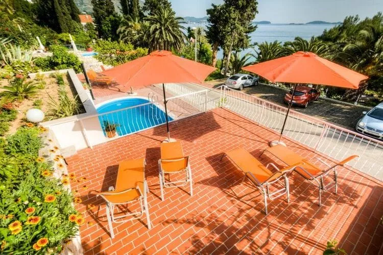 Guest House Villa Nina- Double Room with Garden View (S3 -Supetar)-Terrace