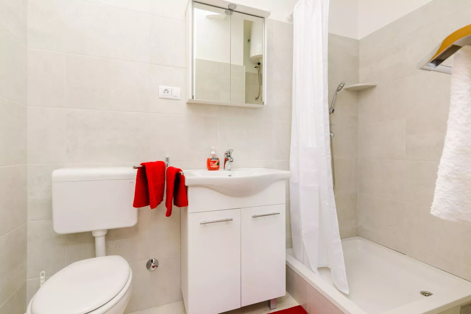 Guest House Villa Nina- One Bedroom Apartment with Sea View (Apt1)-Bathroom