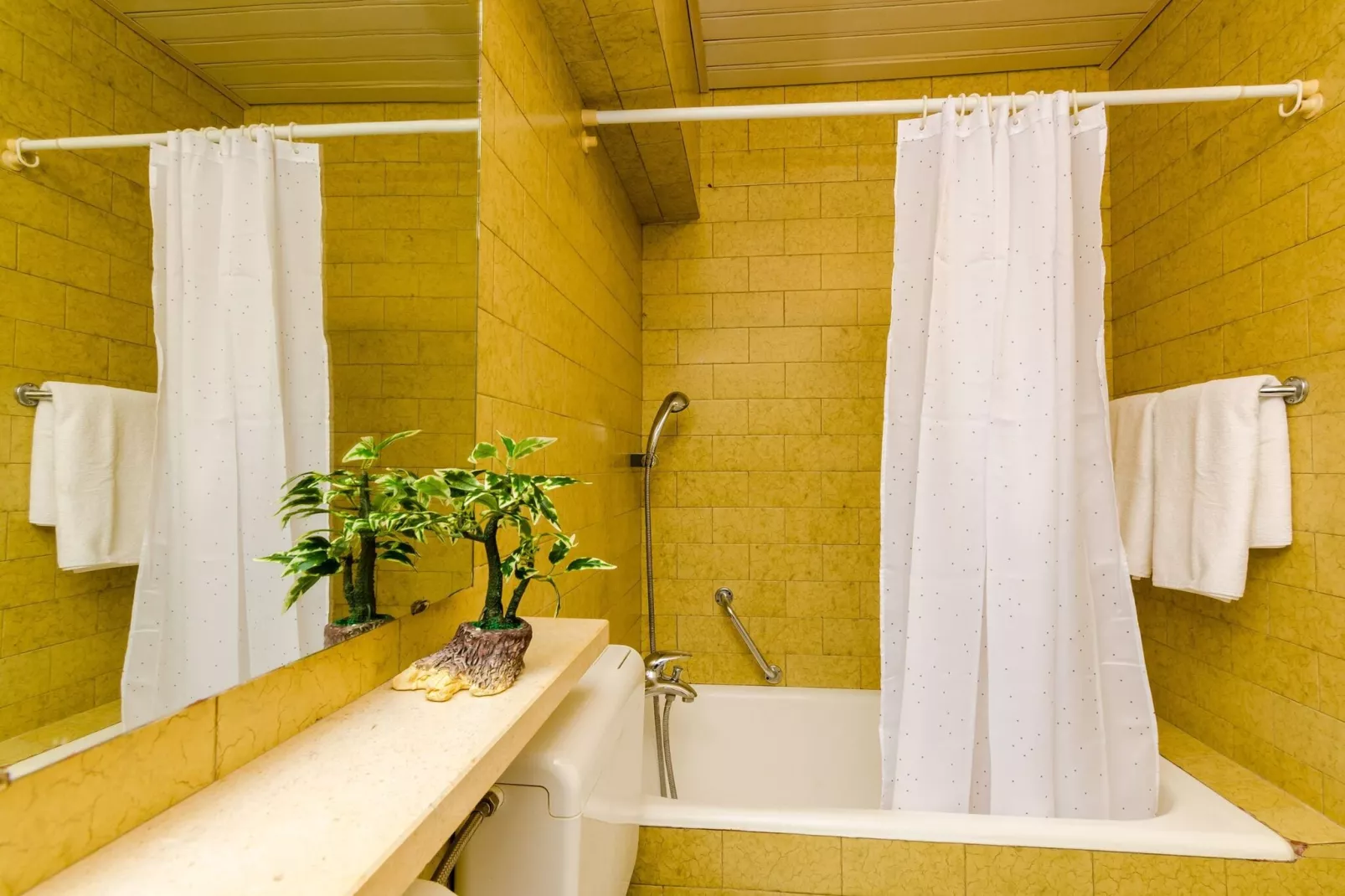 Guest House Villa Nina- Two Bedroom Apartment  with  Terrace and Sea View (Apt67)-Bathroom