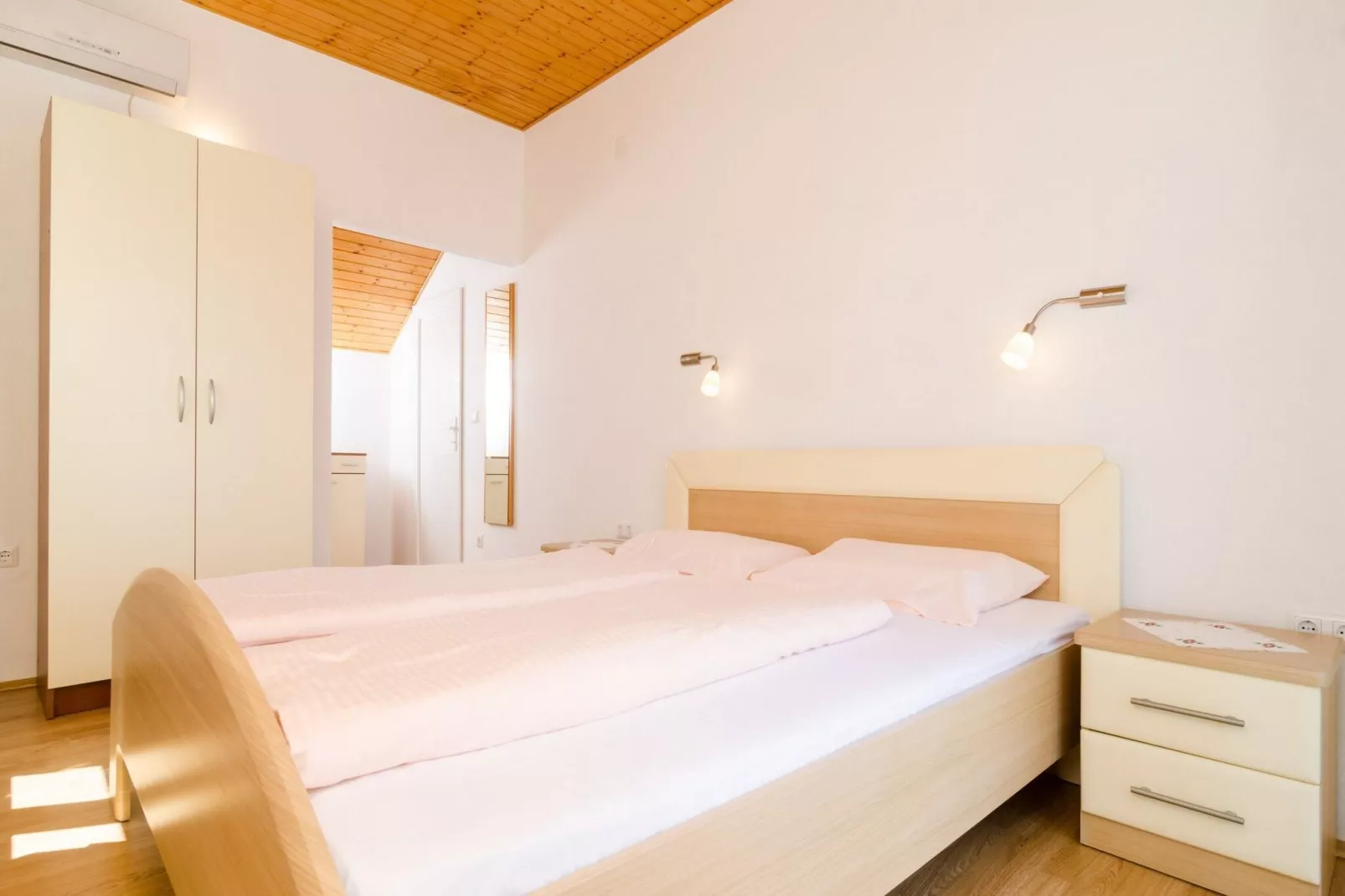 Holiday Home Maćus-One Bedroom Apartment with Balcony-Chambre