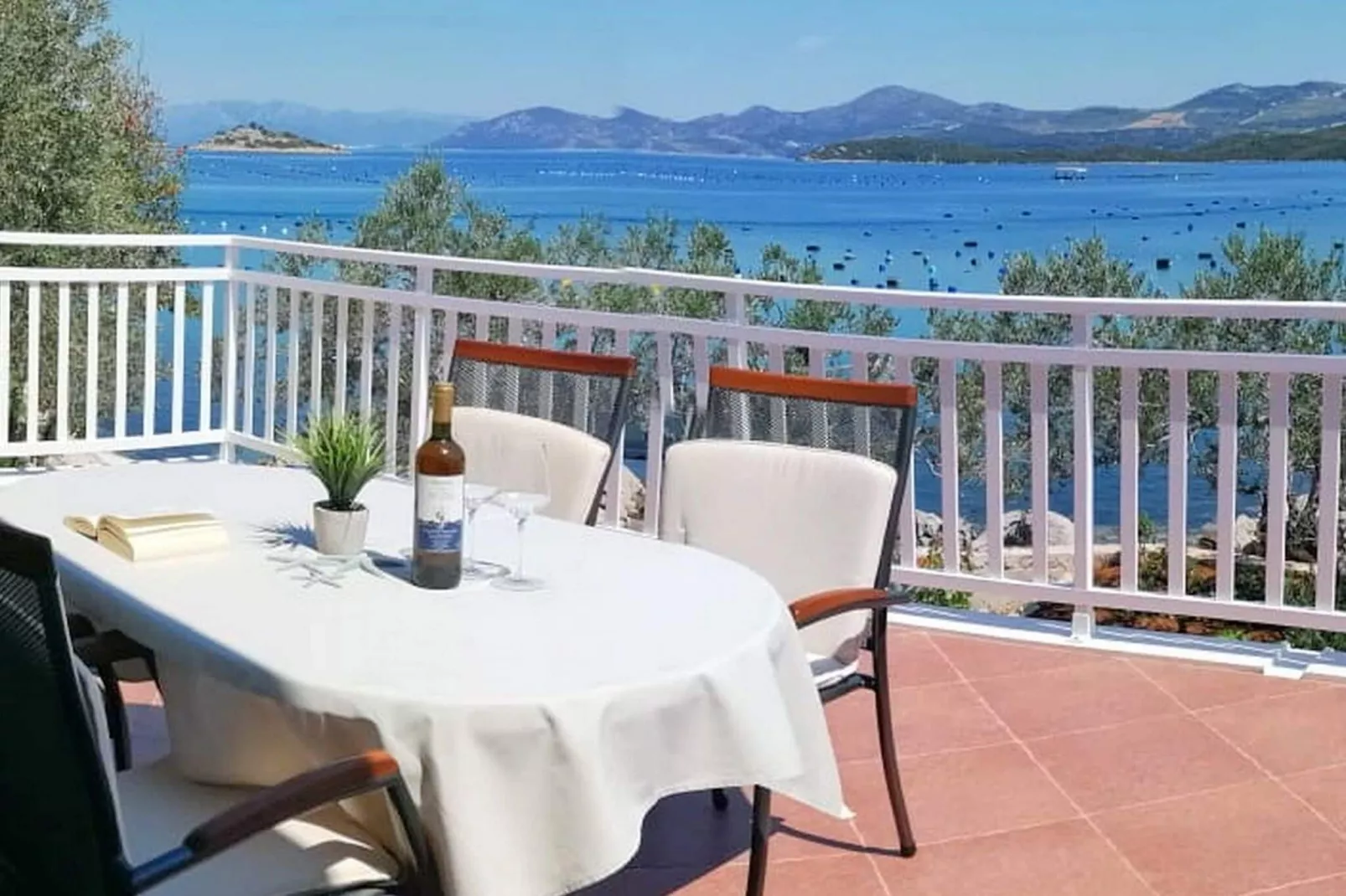 Holiday Home Blue Dream - Two Bedroom Apartment with Terrace and Sea View (A1)-Salle à manger