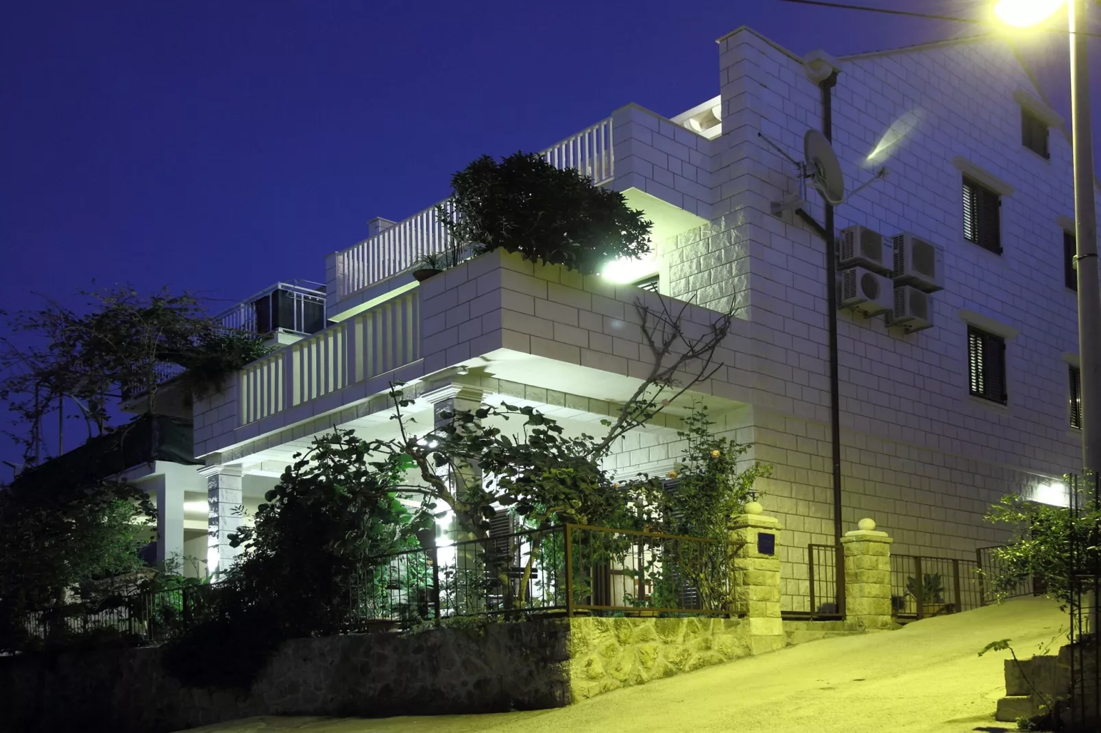 Apartments Magda- Superior Studio Apartment with Patio and Garden View(A2)-Outdoor