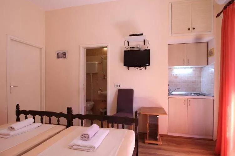 Apartments Magda- Backside Studio Apartment (Apartment 4)-Living room