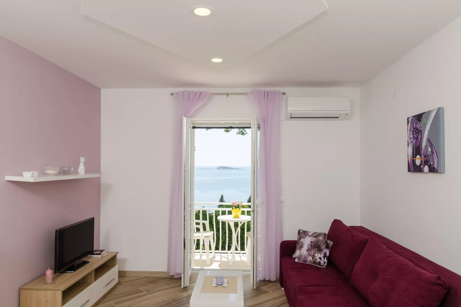 Apartments Marmo - One Bedroom Apartment with Balcony and Sea View (Apartman 1)-Living room