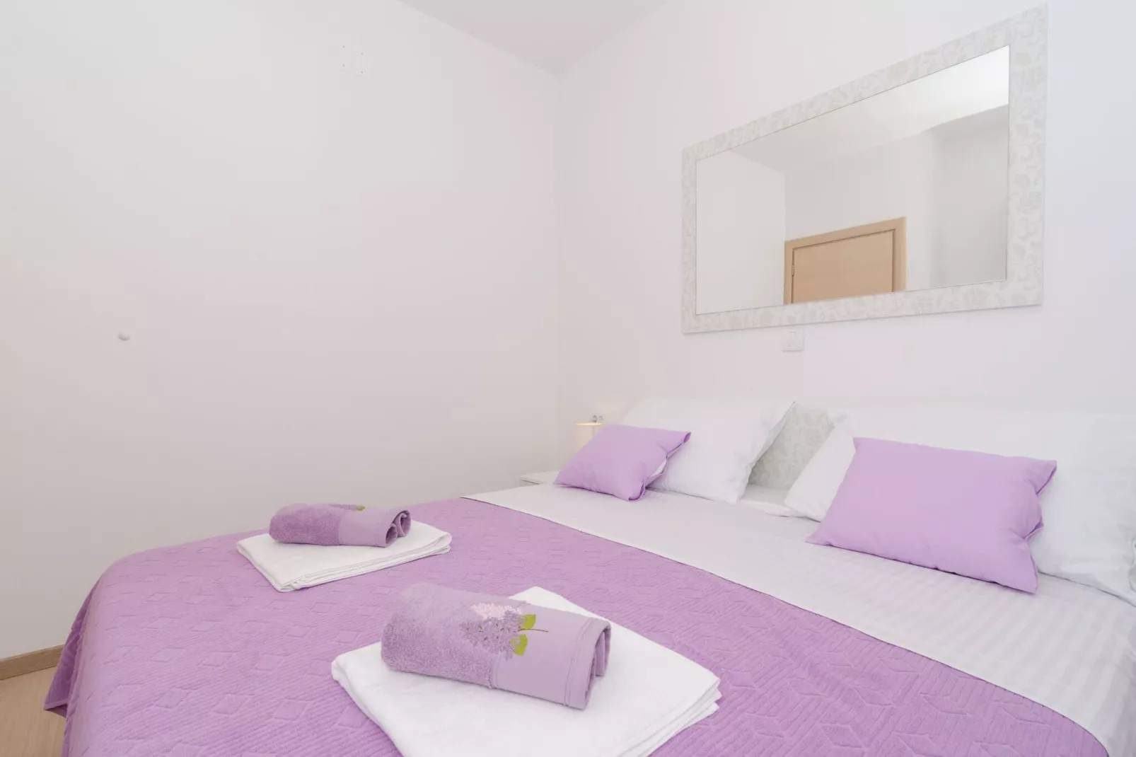 Apartments Marmo - One Bedroom Apartment with Balcony and Sea View (Apartman 1)-Bedroom