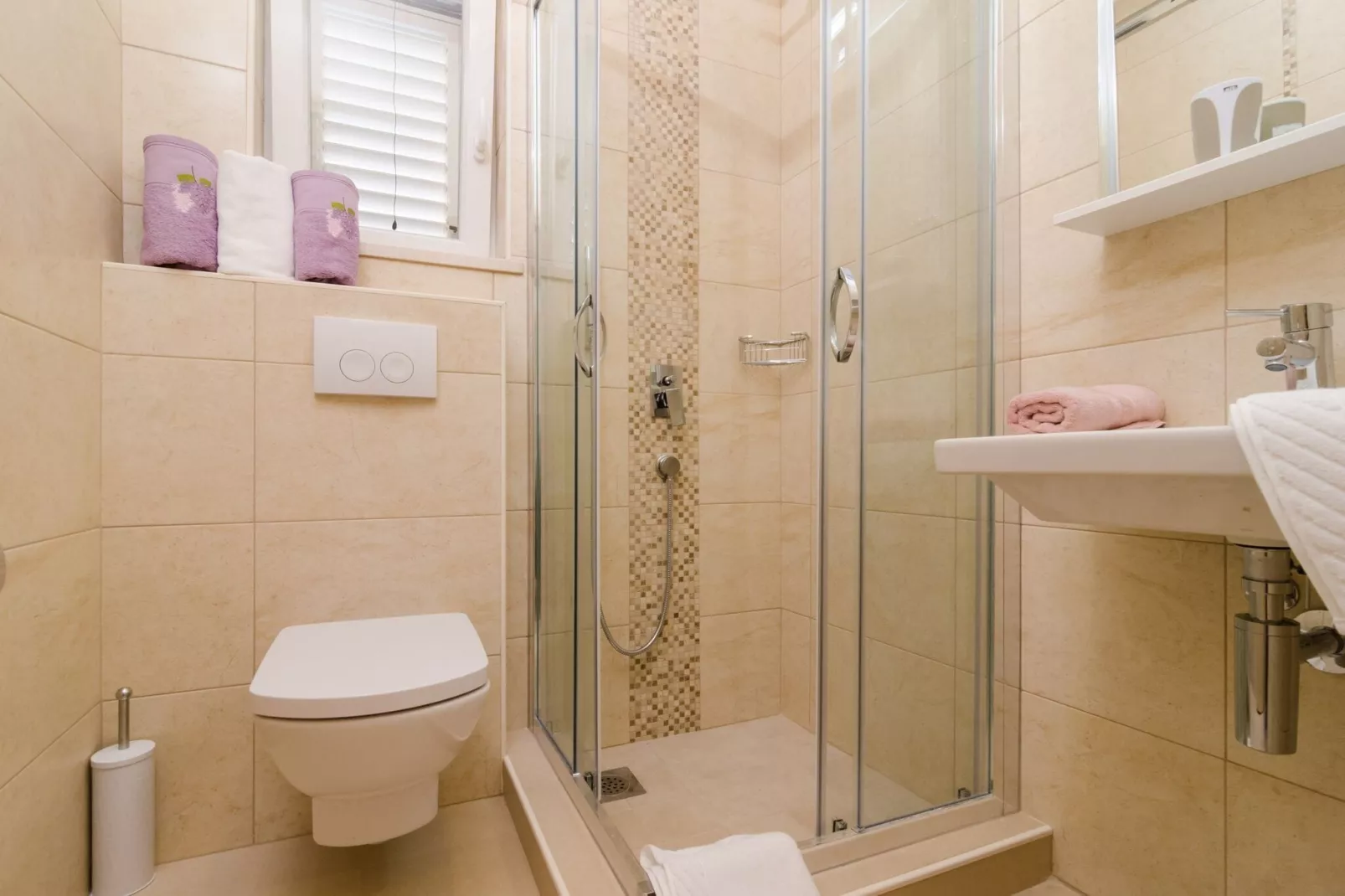 Apartments Marmo - One Bedroom Apartment with Balcony and Sea View (Apartman 1)-Bathroom