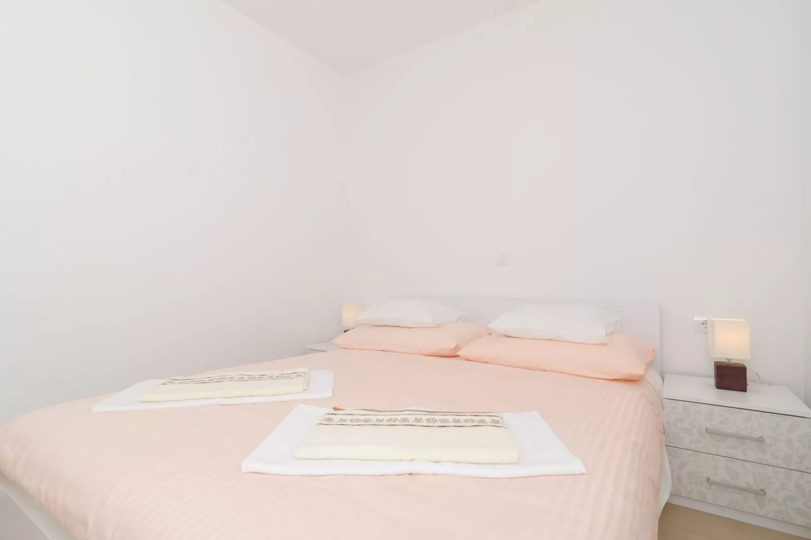 Apartments Marmo - Comfort One Bedroom Apartment with Balcony and Sea View (Apartman 2)-Bedroom